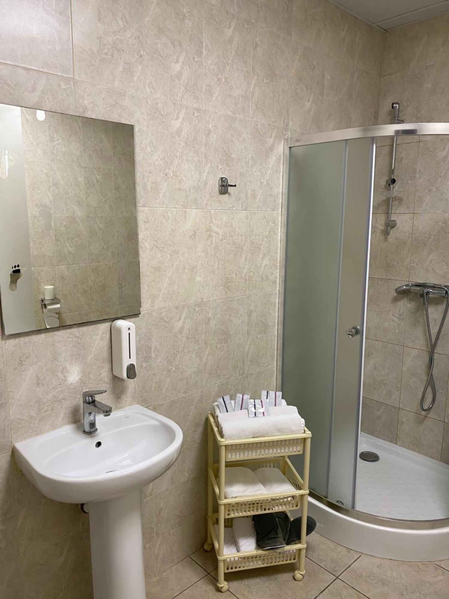 Hotel Obolon-Arena Киев Экстерьер фото